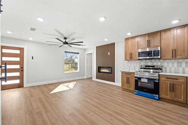 2837 Elsie Faye Heggins Street, Dallas, TX 75215