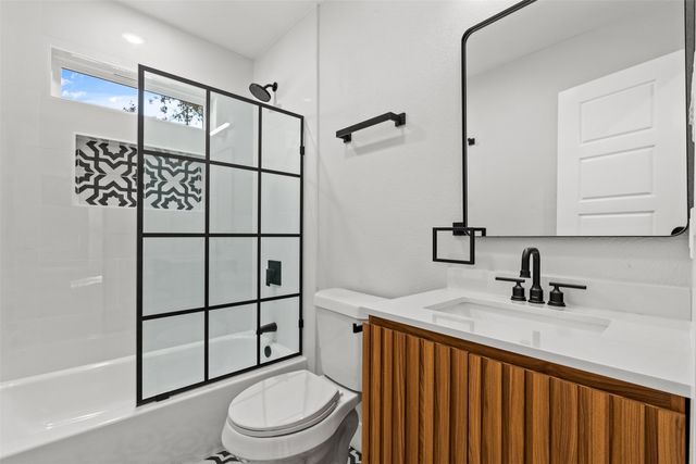 2837 Elsie Faye Heggins Street, Dallas, TX 75215