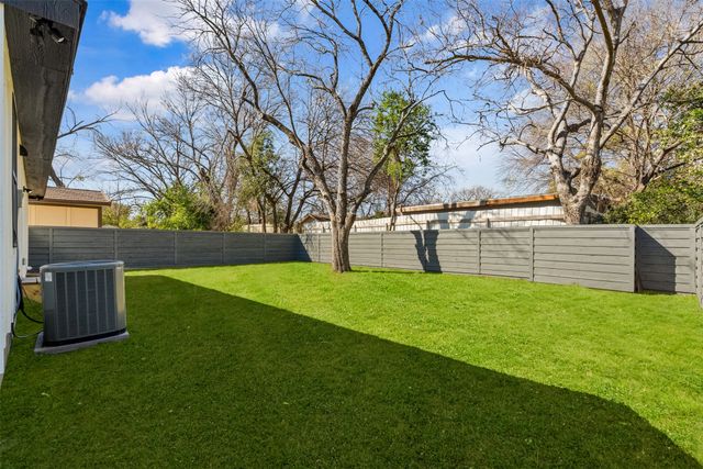 2837 Elsie Faye Heggins Street, Dallas, TX 75215