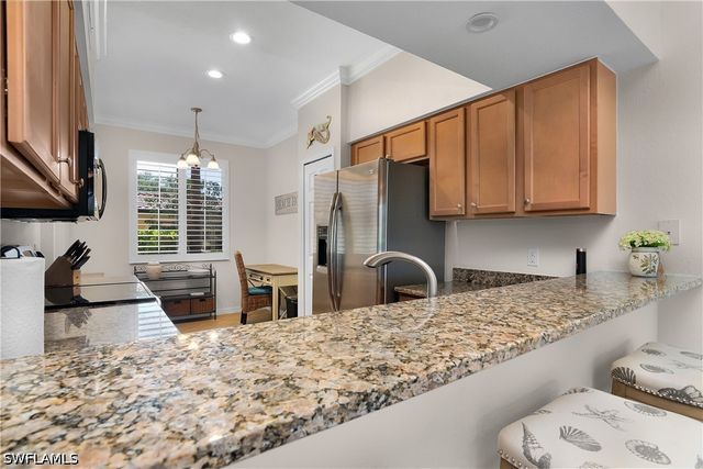 9719 Acqua CT 214, Naples, FL 34113