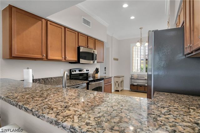 9719 Acqua CT 214, Naples, FL 34113