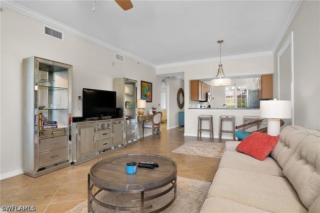 9719 Acqua CT 214, Naples, FL 34113