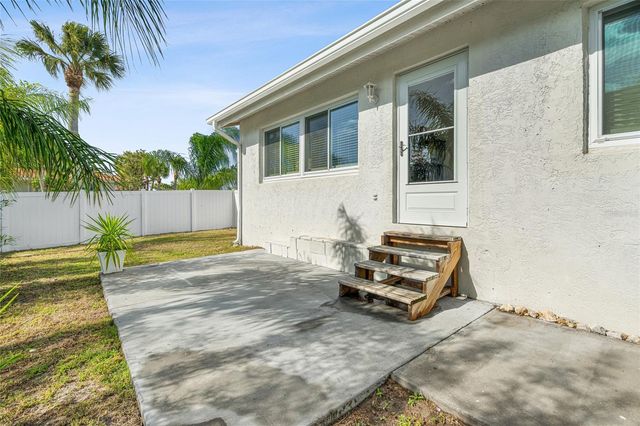 2600 PALMETTO STREET, Nokomis, FL 34275