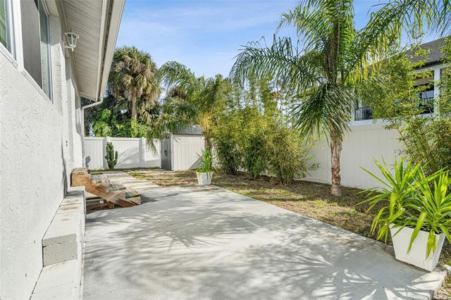 2600 PALMETTO STREET, Nokomis, FL 34275