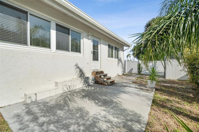 2600 PALMETTO STREET, Nokomis, FL 34275