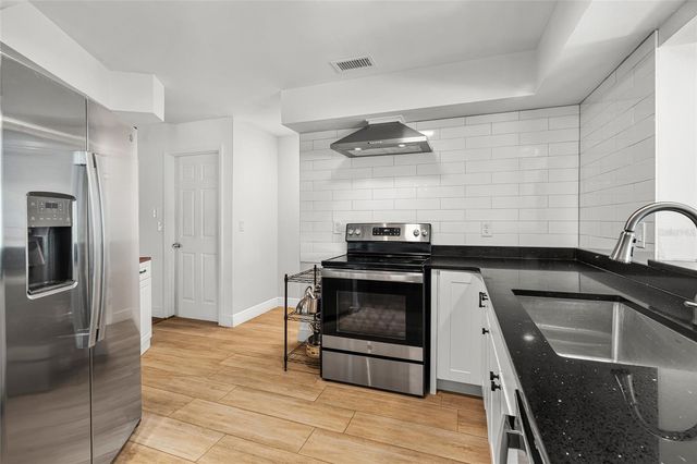 2600 PALMETTO STREET, Nokomis, FL 34275