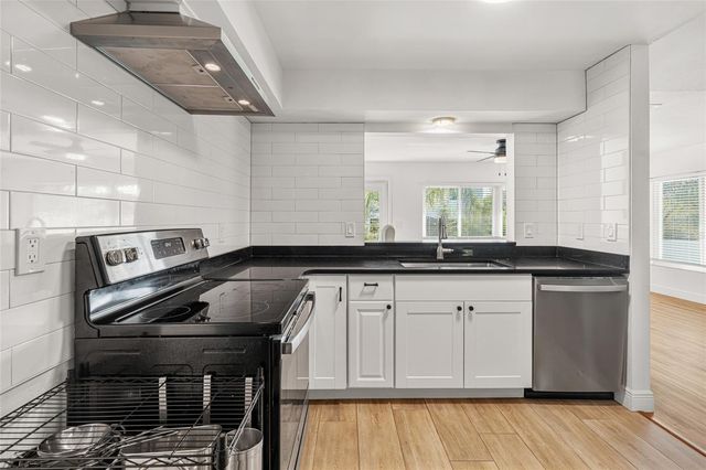 2600 PALMETTO STREET, Nokomis, FL 34275