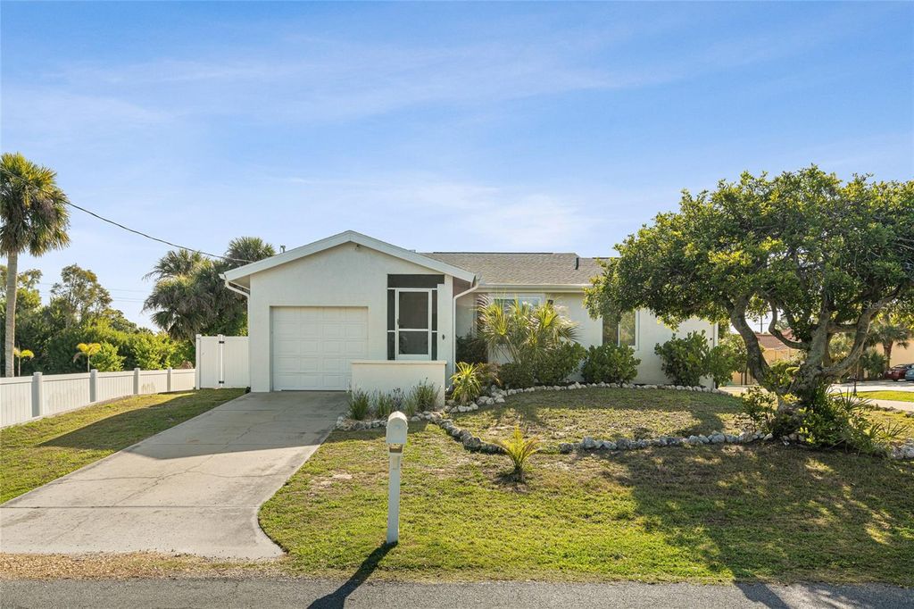 2600 PALMETTO STREET, Nokomis, FL 34275