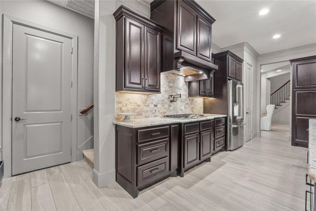 1805 Sterling Creek Drive, Friendswood, TX 77546