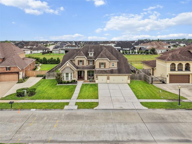 1805 Sterling Creek Drive, Friendswood, TX 77546