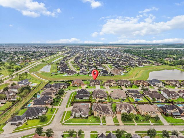 1805 Sterling Creek Drive, Friendswood, TX 77546