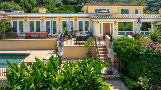 3913 Ventura Canyon, Sherman Oaks, CA 91423
