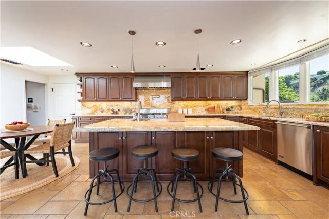 3913 Ventura Canyon, Sherman Oaks, CA 91423