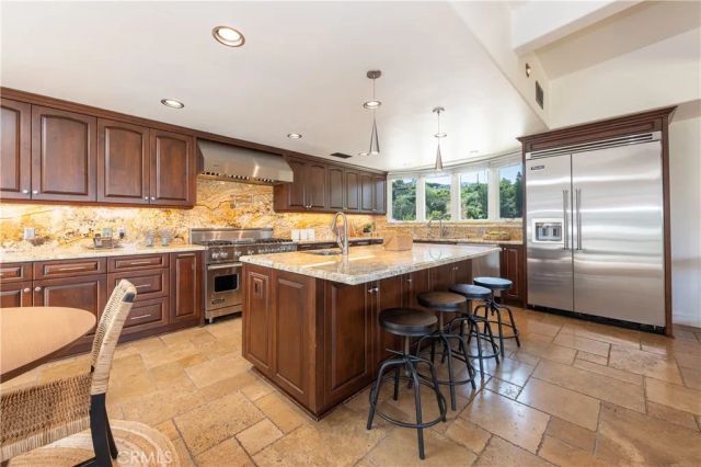 3913 Ventura Canyon, Sherman Oaks, CA 91423