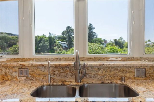 3913 Ventura Canyon, Sherman Oaks, CA 91423