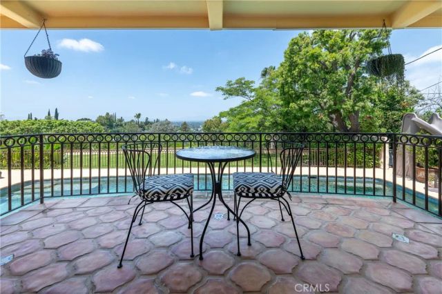 3913 Ventura Canyon, Sherman Oaks, CA 91423