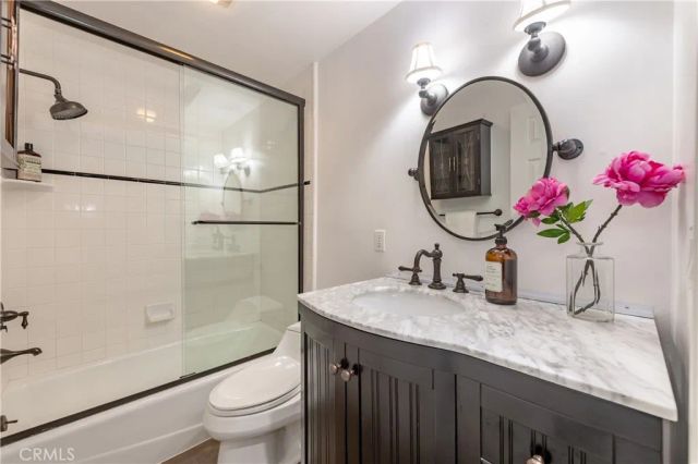 3913 Ventura Canyon, Sherman Oaks, CA 91423