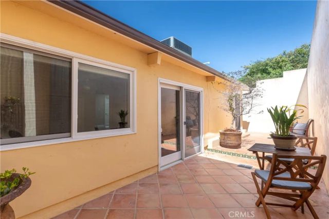 3913 Ventura Canyon, Sherman Oaks, CA 91423