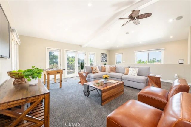 3913 Ventura Canyon, Sherman Oaks, CA 91423