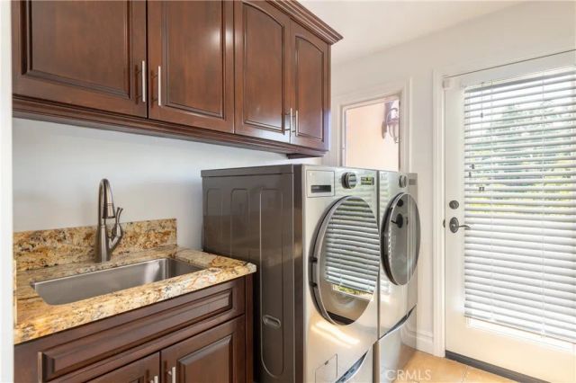 3913 Ventura Canyon, Sherman Oaks, CA 91423