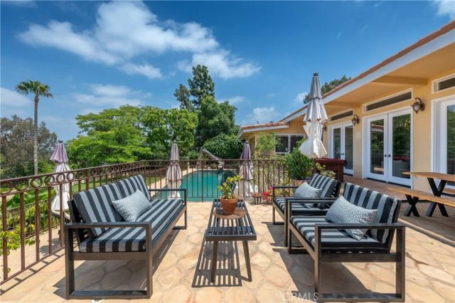 3913 Ventura Canyon, Sherman Oaks, CA 91423