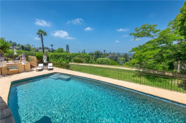 3913 Ventura Canyon, Sherman Oaks, CA 91423