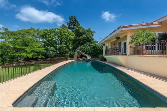 3913 Ventura Canyon, Sherman Oaks, CA 91423