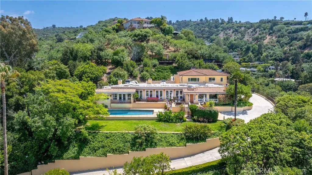 3913 Ventura Canyon, Sherman Oaks, CA 91423