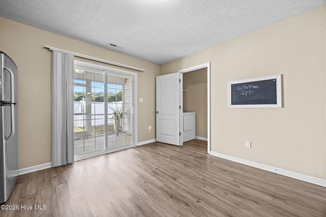 307 Glen Cannon Drive, Jacksonville, NC 28546