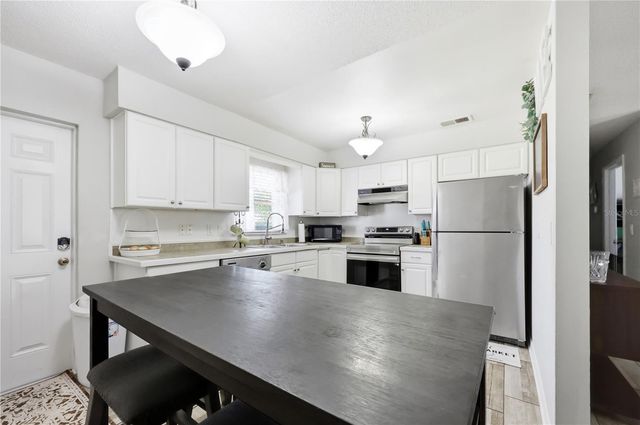 786 E WARREN AVENUE, Longwood, FL 32750