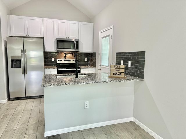 16713 E Ivanhoe, Montgomery, TX 77316
