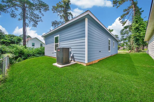 16713 E Ivanhoe, Montgomery, TX 77316