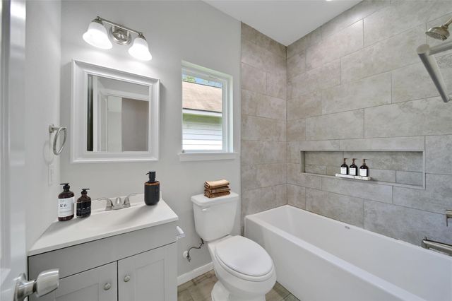 16713 E Ivanhoe, Montgomery, TX 77316