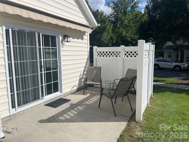 1158 Hammond Drive, Matthews, NC 28104