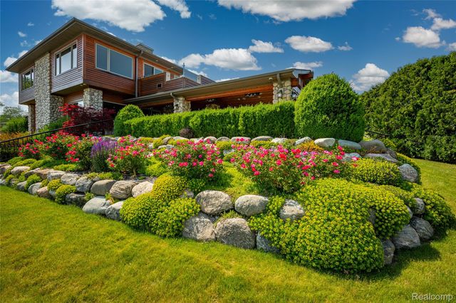 4190 AQUARINA Street, Waterford Charter Township, MI 48329