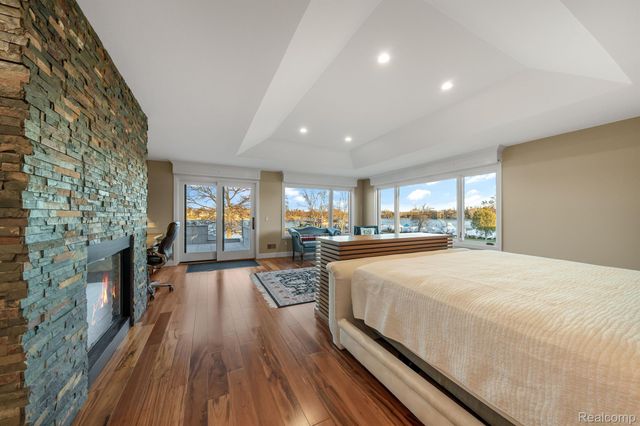 4190 AQUARINA Street, Waterford Charter Township, MI 48329