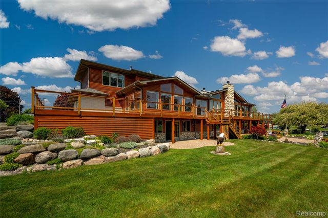 4190 AQUARINA Street, Waterford Charter Township, MI 48329