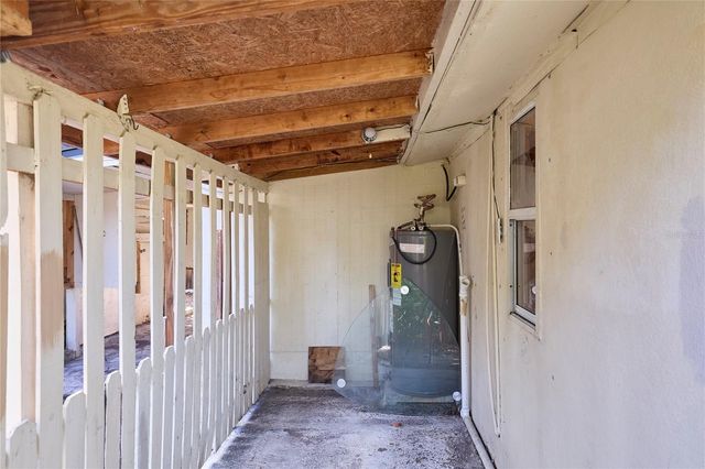 214 W ELM STREET, Tampa, FL 33604