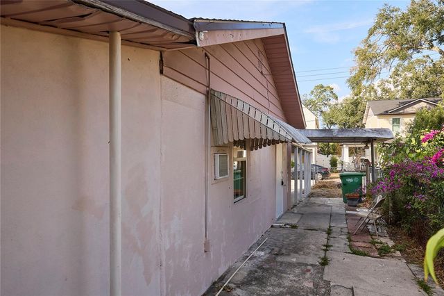 214 W ELM STREET, Tampa, FL 33604