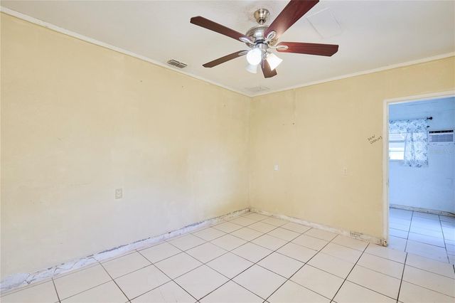 214 W ELM STREET, Tampa, FL 33604