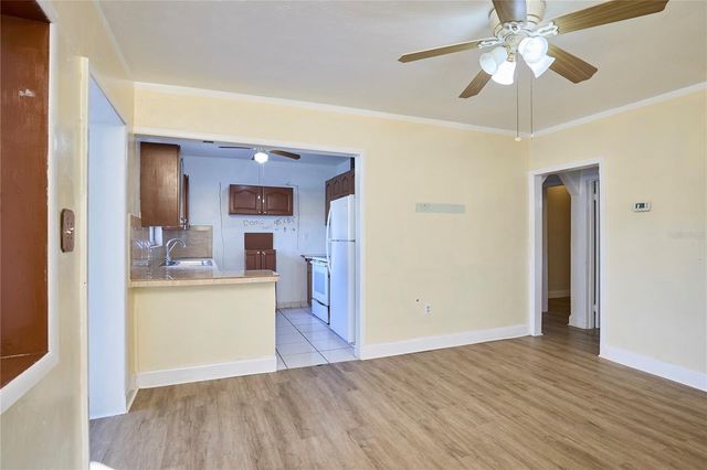 214 W ELM STREET, Tampa, FL 33604