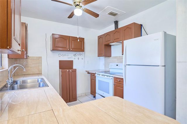 214 W ELM STREET, Tampa, FL 33604