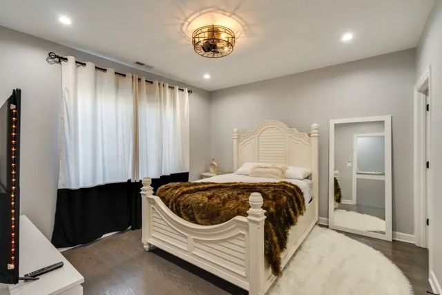 4634 S Langley Avenue, Chicago, IL 60653