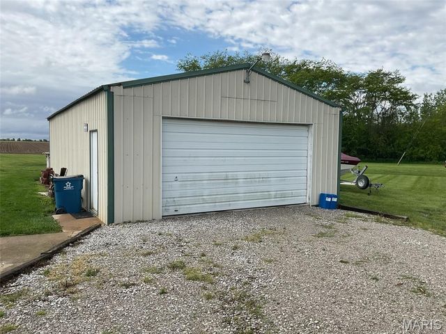304 STATE AVE, Pocahontas, IL 62275
