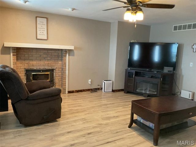 304 STATE AVE, Pocahontas, IL 62275