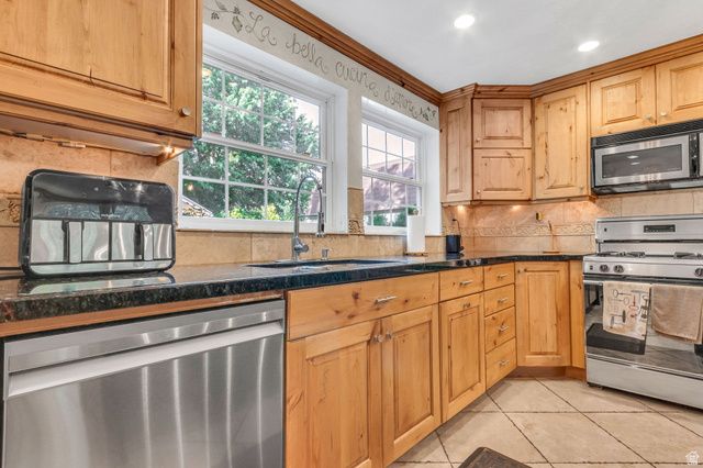 1819 E 9880 S, Sandy, UT 84092