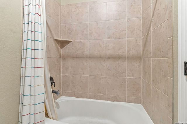24618 GLASS CYN, San Antonio, TX 78260
