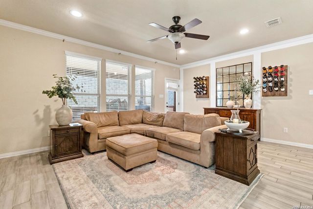 24618 GLASS CYN, San Antonio, TX 78260