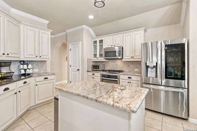 24618 GLASS CYN, San Antonio, TX 78260