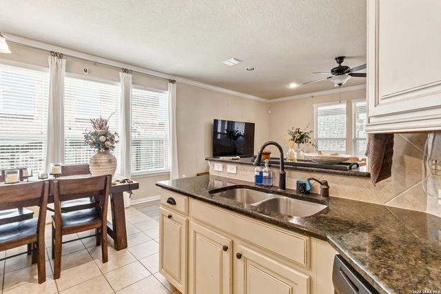 24618 GLASS CYN, San Antonio, TX 78260